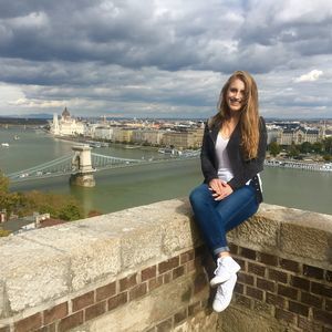 Meet your Posher, Lizzie